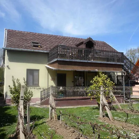 Two-bedroom In Ii Balatonbereny